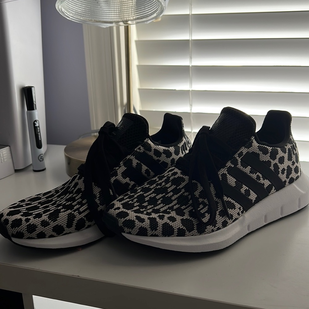 Adidas Womens Sneakers size 7.5